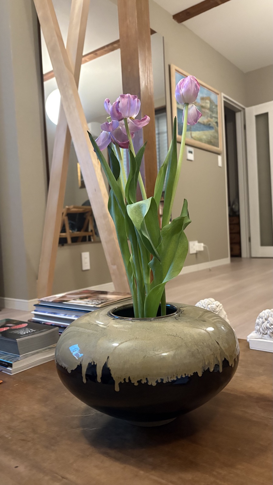 An 800 Yen Auction Vase Became the Centerpiece of Our Akiya Living Room